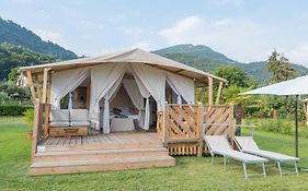 Luxury Lodge